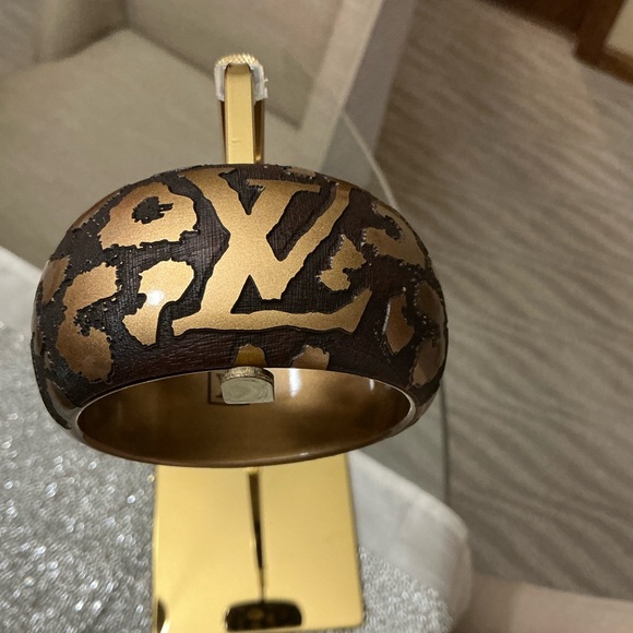 Louis Vuitton Runway Bracelet - Picture 3 of 14